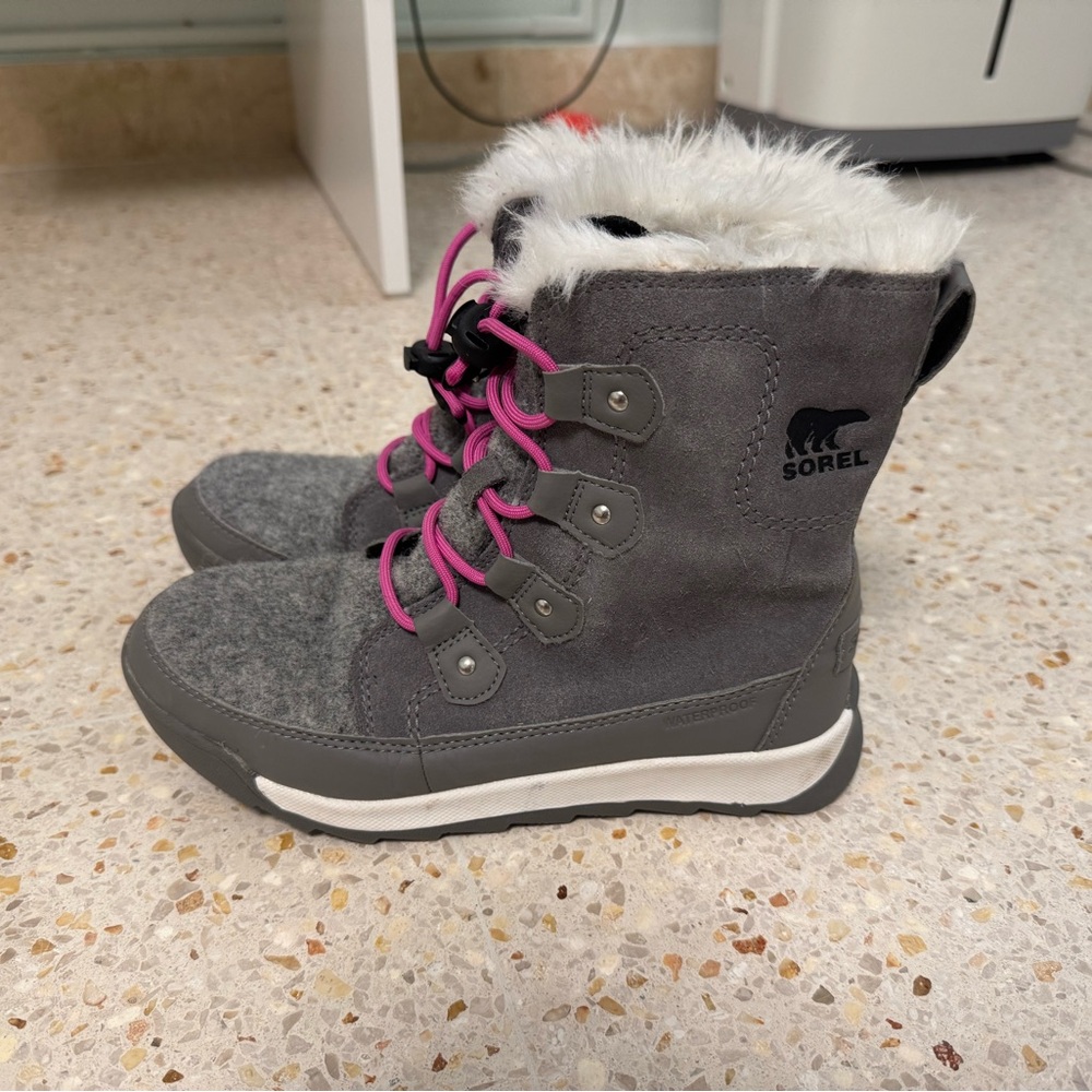 Sorel Kids' Gray and Pink Winter Boots